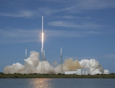 Βίντεο: Πύραυλος της SpaceX τυλίγεται στον καπνό μετά από αποτυχημένη προσγείωση